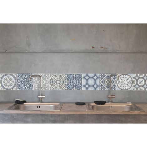 Lot de 9 autocollants carrelage adhésif décoratif Coimbra 10x10 cm, carreaux de ciment bleus sur fond gris. Sticker mural pour décoration intérieure. (1/2)