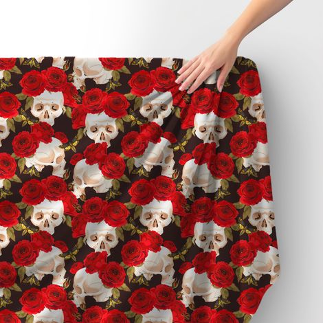 Royal Samt Stoff Polyester Zum Nähen - Motiv Totenköpfe und Rosen