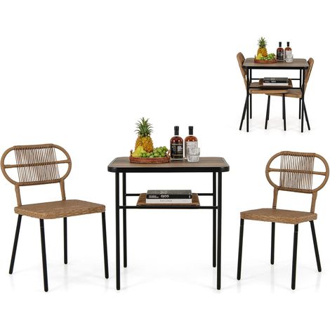 Costway – Ensemble table et chaises de jardin 3 pièces – 2 chaises empilables en rotin PE – Table avec étagère de rangement – Charge 180 kg