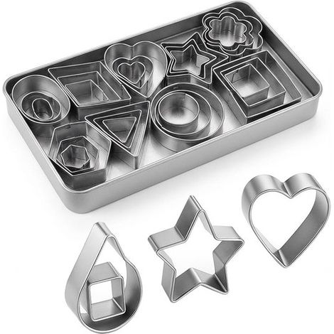 Set de 30 emporte-pièces – Acier inoxydable – Cœurs, étoiles, fleurs – Pâtisserie et loisirs créatifs (1/5)