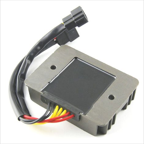 June 2004. Applicable to Triumph 955 1050600 YHC041 RH5797A. (1/4)