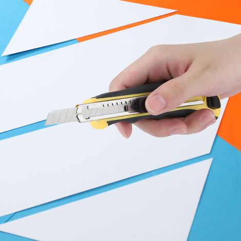 Couteau de précision ergonomique à manche en caoutchouc pour loisirs créatifs, découpe et sculpture. Idéal pour le bricolage et les travaux manuels. (1/5)
