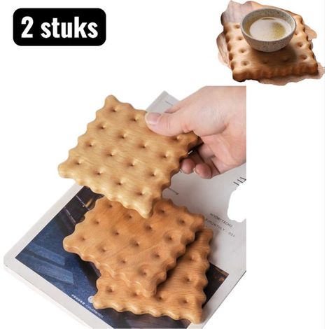 Set of 2 square solid beech wood coasters for cups and glasses with table protectors, natural wood color (1/5)