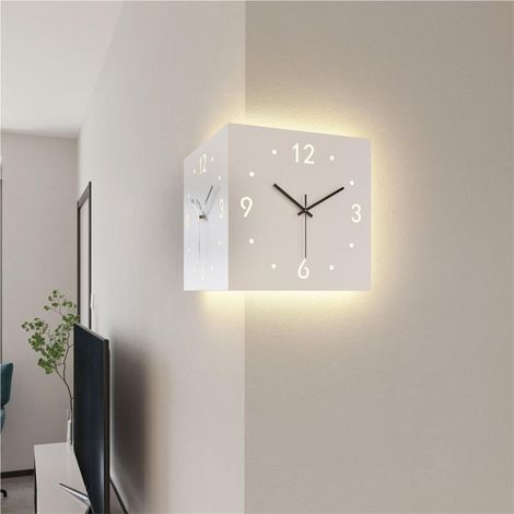 Horloge murale d'angle double face, silencieuse, à piles, avec capteur, chiffres lumineux, 30 cm (12 pouces), style minimaliste moderne, en métal blanc, idéale pour le salon, la chambre ou le bureau. (1/5)