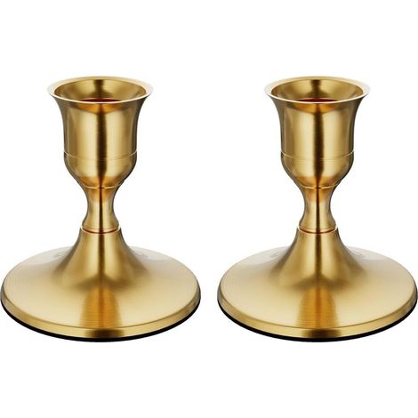 Deux bougeoirs vintage en métal doré, en forme de cône, pour les célébrations de mariage et comme décoration intérieure. (1/5)