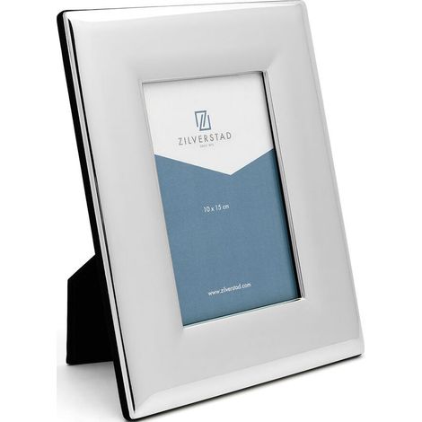 Ampia cornice portafoto argentata, ideale come regalo con incisione  Dimensioni: 10x15 cm  Codice articolo: ZV7662232