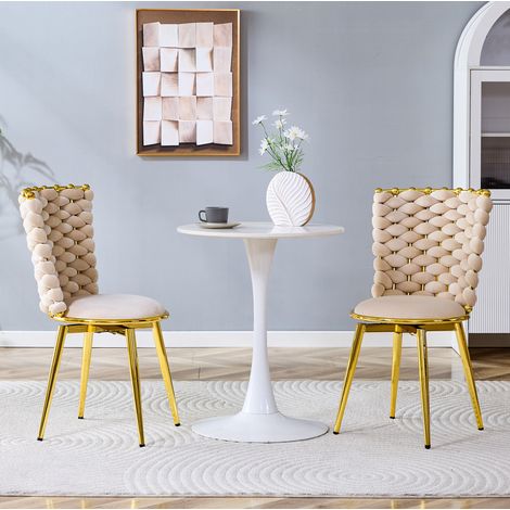 Lot de 2 chaises beige en velours avec dossier tressé et pieds en métal doré (1/5)