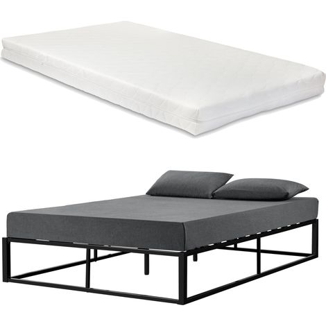 Letto matrimoniale in metallo con materasso in schiuma fredda 140 x 200 cm in acciaio verniciato a polvere nero 030002689