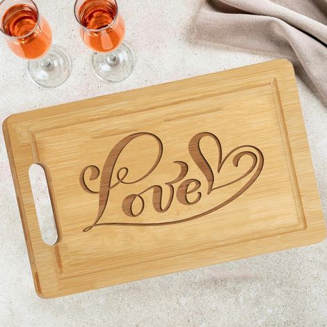 Planche à découper "LOVE" gravée – Cadeau personnalisé pour elle ou lui (1/5)