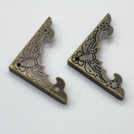 Boîtes en bois, coffrets cadeaux, cornières décoratives anti-collision à quatre faces, accessoires pour cadres photo, cornières de protection antiques à motif chauve-souris à angle droit