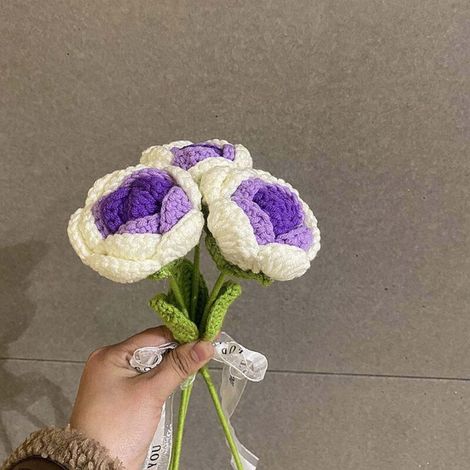 Gestrickter Rosen-Simulationsstrauß, handgewebtes Garn, Blumendekoration, perfektes Geschenk für Frauen, romantisch und langlebig, ideal für Valentinstag, Jubiläen und Geburtstage (1/2)