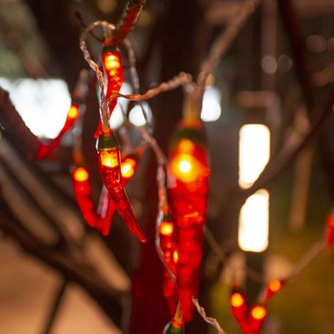 VURAHOME - Solarbetriebene rote LED-Lichterkette mit 50 Chilischoten (7 Meter, 50 Lichter) (1/5)