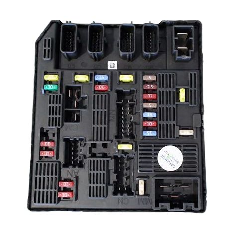 Boite A Fusibles RENAULT Megane [PRODUIT D'OCCASION]♻️usmjr95scenic3