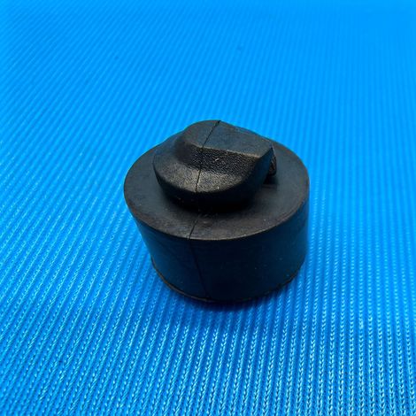 80872-3AW0A is suitable for Nissan 2012 Sylphy, Kicks, Tiida, and Bluebird door buffer granules/blocks. (1/4)