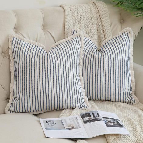 Set aus 2 dekorativen, quadratischen Kissenbezügen mit Streifenmuster und schicken Baumwollfransen für Sofa, Bett, Wohnzimmer, Landhausstil, 50 x 50 cm (1/5)