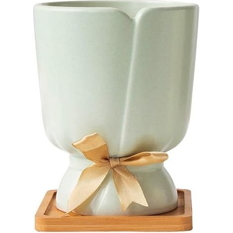 Pots de fleurs d'intérieur et d'extérieur. Pots de fleurs modernes et minimalistes, parfaits pour les plantes succulentes, les herbes aromatiques et les petits arbres.