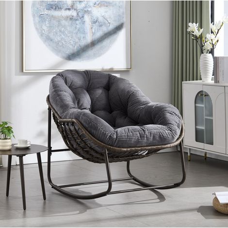 Fauteuil à bascule de jardin 106x90x78 cm en résine tressée gris, relax pour terrasse – MEUBLIV (1/5)