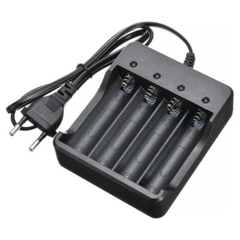 Schnellladegerät für AA- und AAA-Batterien. Kompatibel mit den Akkutypen 10440, 14500, 17670, 18650 und 18700.