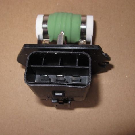 25385-A6001 is a fan resistor suitable for Hyundai and Kia vehicles. (1/5)