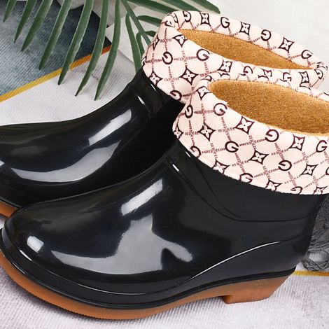 Bottes de pluie basses antidérapantes et tendance pour femmes, chaussures aquatiques élégantes à tige courte, semelle en caoutchouc durable, chaussures aquatiques pour adultes, noires, pointure 37 (1/5)