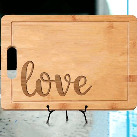 Planche à découper "LOVE" gravé – Cadeau amoureux en bambou (1/5)