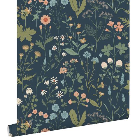 Papier peint à motif fleurs des champs bleu foncé, vert et rose – Dimensions 53cm x 10,05m – Papier intissé écologique – Raccord sauté 26,5cm – Estahome