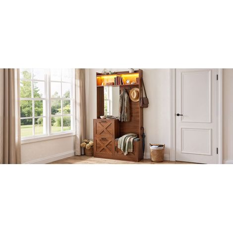 Penderie compacte avec miroir pleine longueur, 2 compartiments à chaussures rabattables, éclairage LED multicolore pilotable via application, poignées en métal, corps en panneaux de particules et MDF. (1/5)