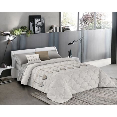 Trapunta invernale made in italy in 2 misure e 3 colori fantasia Cuori appesi Beige - Singolo