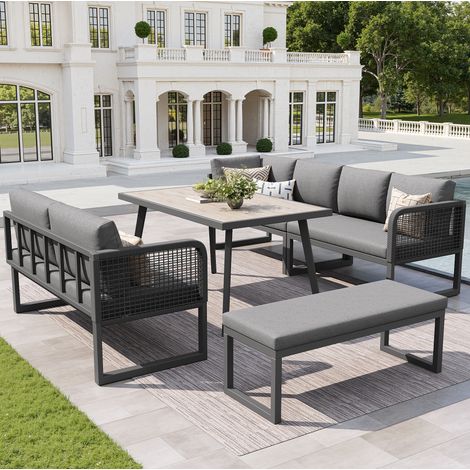 Gartenlounge 242 x 182,5 x 77 cm aus grauem Polyrattan mit Kissen, stabil – MEUBLIV (1/5)
