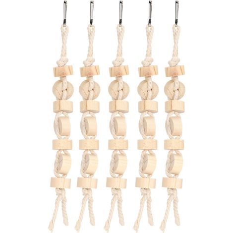 Set di 5 giocattoli da masticare in legno naturale per pappagalli, da appendere con una corda di cotone e composti da blocchi da masticare.