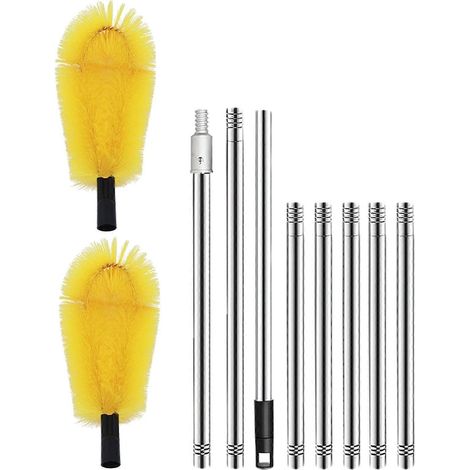 Outil de nettoyage des gouttières de toit fixé au sol, permettant d'enlever les feuilles mortes et les débris. (1/5)