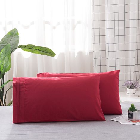 Ensemble de literie Vio à bordure croisée, disponible sur eBay. Taie d'oreiller brodée unie, couleur bordeaux, 51 x 76 cm, lot de 2. (1/5)