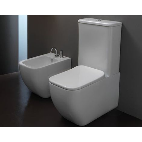 Sanitari Brio monoblocco senza brida con sedile sottile softclose