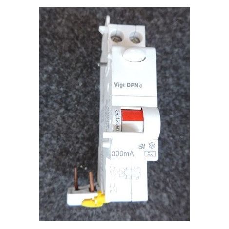 Bloc differentiel 40A 1P+N protection 300mA type A Si instantané 230V Clario C Vigi DPNc SCHNEIDER A9N21752