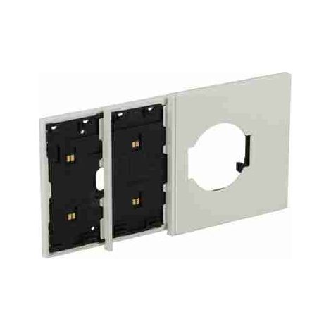 Marco electrificado BTIKW8104M03 con tapa de enchufe italiana y alemana