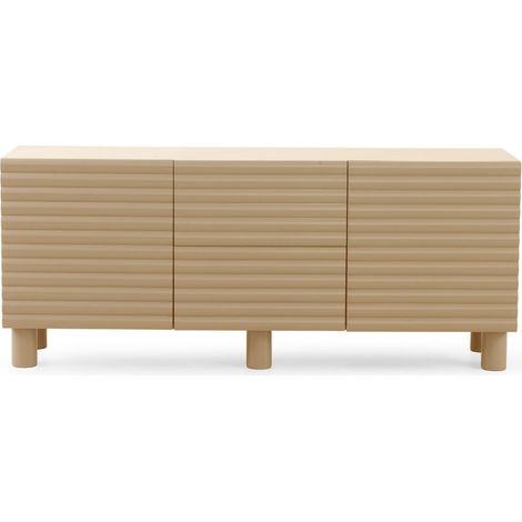 Sideboard aus MDF in sandbeigefarbenem Ton, mit wellenförmigem Relief an Türen und Schubladen sowie Beinen aus Massivholz. (1/5)