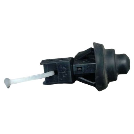 Contacteur Porte Avant Gauche DACIA Sandero [PRODUIT D'OCCASION]♻️7700427640 (1/2)