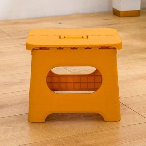 Grand tabouret pliable, multifonctionnel et robuste, idéal pour la cuisine et les enfants. (1/2)