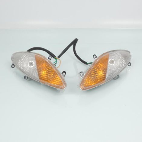 [NEUWERTIG] [NIE VERWENDET] Paar generischer Blinker für chinesischen Scooter (1/4)