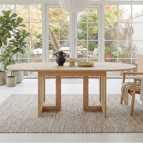 Mesa de comedor extensible 160x80x75 cm, esquinas redondeadas, patas con detalles de ratán, MDF color roble (1/5)