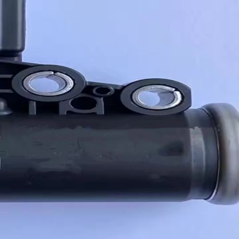 L'actionneur électrique de turbocompresseur F01R00ZA28 est compatible avec les modèles Isuzu. Il contrôle électroniquement la pression de suralimentation afin d'améliorer la puissance du moteur. (1/4)
