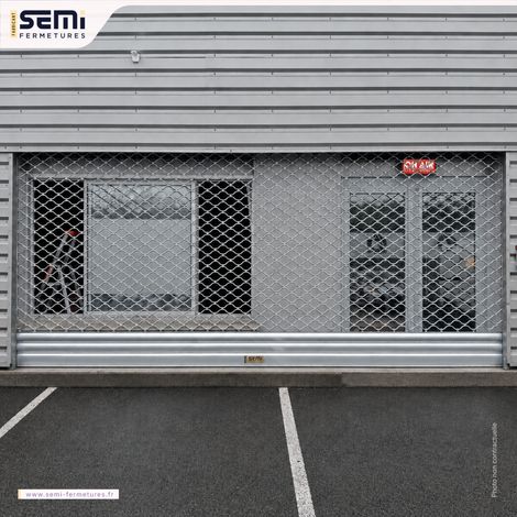 Semi Fermetures – Grille enroulable à motorisation tubulaire SIMU T825 – Cobra – Dentelle – L6850 – H3200 (1/4)