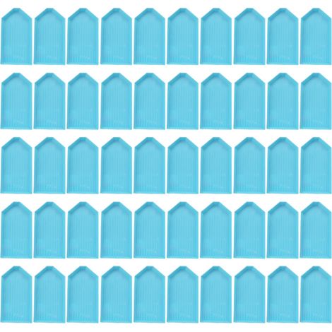 50 plateaux de rangement en plastique pour la peinture diamant, destinés au processus de fabrication. (1/5)
