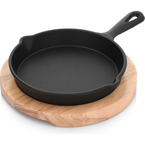 Une charmante poêle en fonte sur un socle en bois de 14 cm (musn duka) (1/5)