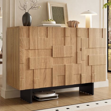 Buffet de style moderne – Façade à motif géométrique en relief, 3 portes et étagères réglables – Finition Bois Naturel – Dimensions 105x33,5x76 cm (1/5)