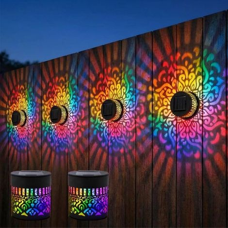 Lot de 2 lampes solaires murales avec design mandala,lampe de projection décorative à sept couleurs changeantes,lumière de clôture en métal étanche pour patio,jardin,terrasse,poteau (1/5)