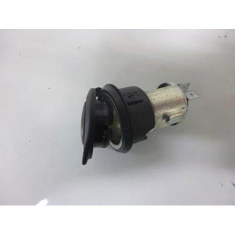 [PRODUIT D'OCCASION] Prise allume cigare origine pour scooter Aprilia 125 Atlantic