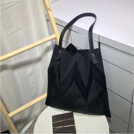 Sac fourre-tout réutilisable grande capacité, design tendance en polyline, idéal pour la maison, les voyages et le bureau (noir) (1/5)