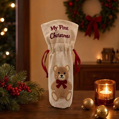 Christmas decorations, linen wine bottle sleeves, cartoon fabric tablecloth wine sleeves, restaurant ambiance.