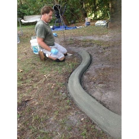 Bordure en béton à mouler soi-même, kit DIY pour jardin, coffrage paysager réutilisable, lisseur inclus, 1 mètre, gris, pour allées et massifs.